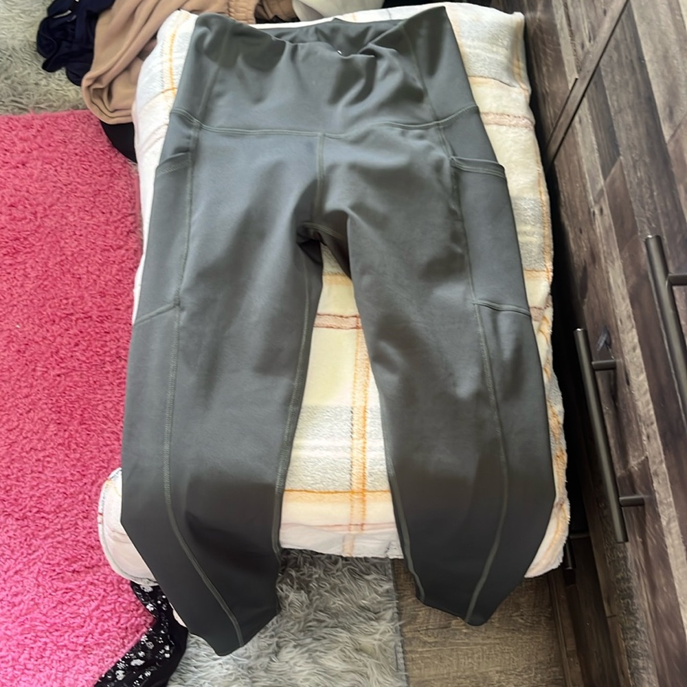 Level up, active leggings